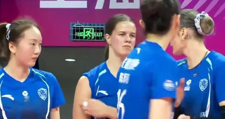 吴梦洁首局13分 第九轮上海女排2-1逆转领先江苏
