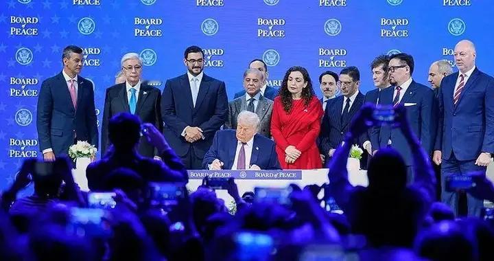 特朗普挡不住！第一个退群的国家出现，普京政府：中俄关系永不变