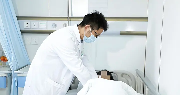 阑尾炎不一定要开刀，越来越多年轻人选择“取石保阑尾”