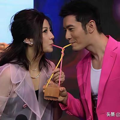 悦娱元素：晓明哥和她真是郎才女貌，其实挺