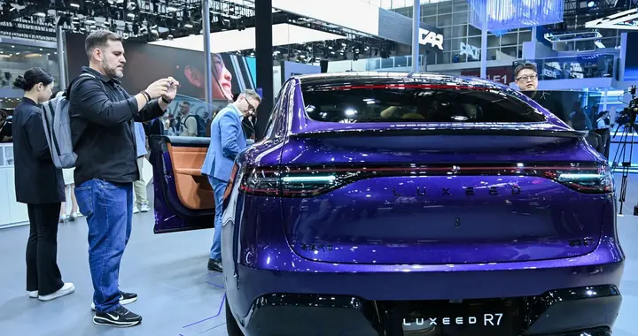 智界R7：北京车展现身当之无愧的25万元级 性价比天花板