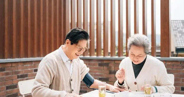 “晚年苦不苦，要看五十五”：55岁之前完成这4件事，是人生赢家