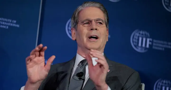 美国一边退万亿关税，一边放话7月再加回来，到底在折腾什么？