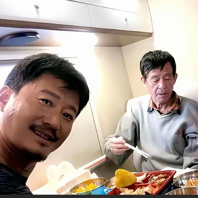 悦娱元素：儿子像娘，金砖砌墙。 大导演吴