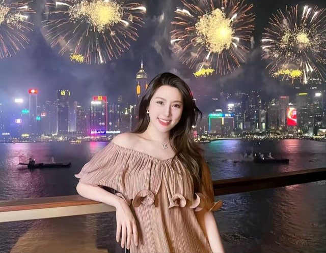 舅舅是陈佩斯，外公是影帝，爸爸是国家一级演员，甘愿当网红