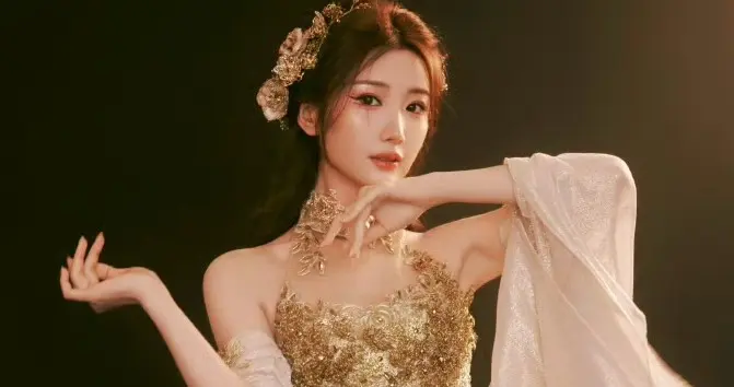 毛晓彤每一面都让人惊艳，神女、白月光、红装切换自如！
