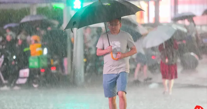 特大暴雨跑偏：北方湖南湖北暴雨破记录，雨带将重新回到江南华南