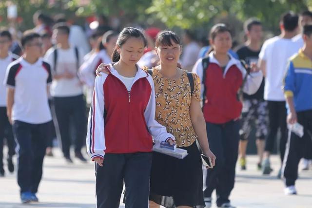 高中生成绩下滑了，家长该怎么“助力”？