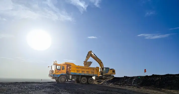 上汽集团与新疆准东经开区开启全方位合作新篇章