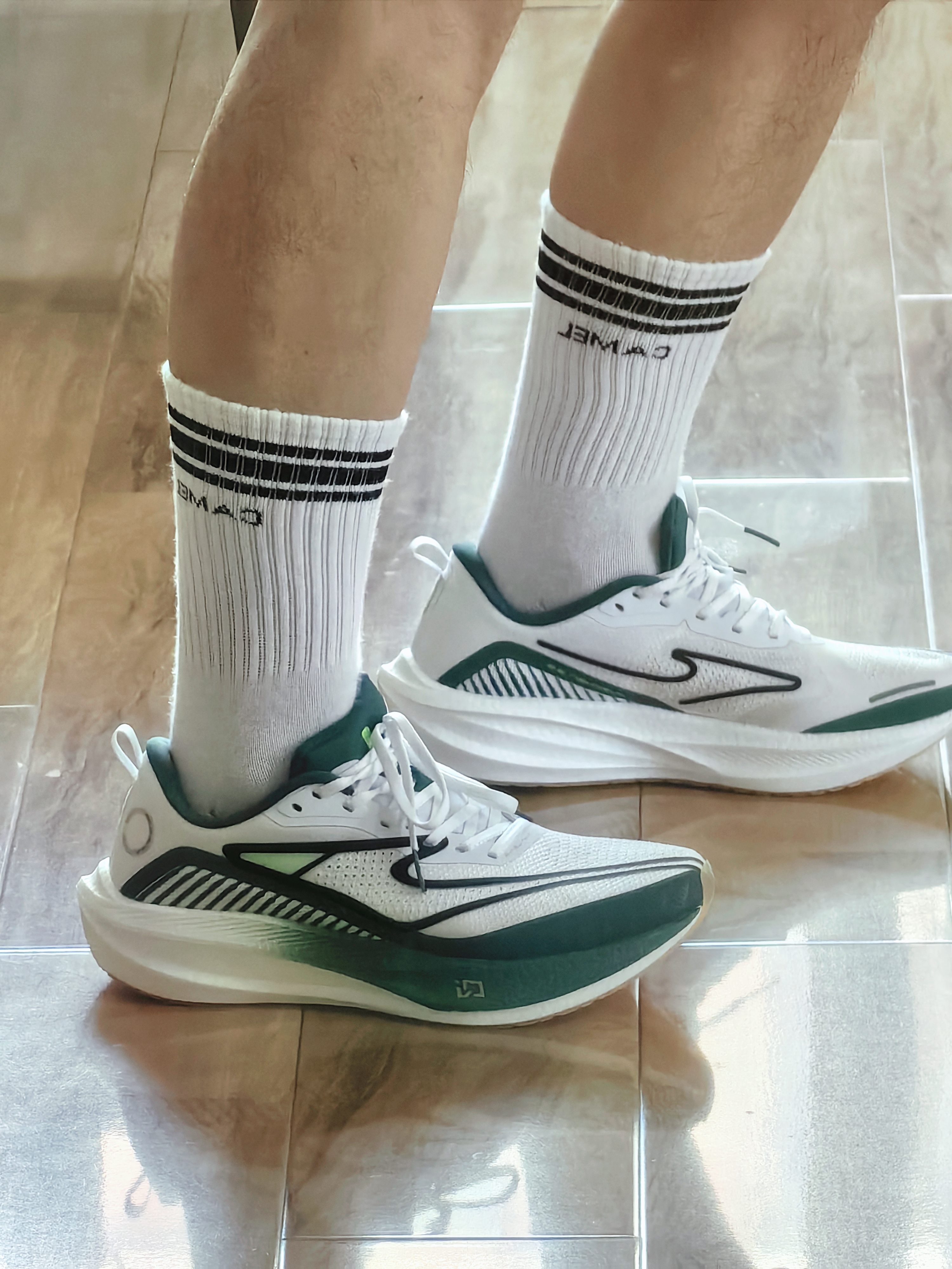 新配色鸿星尔克绝尘3体考体测跑鞋上脚推荐