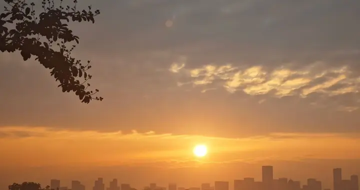 别催了！河南女教师结婚当天跳楼，婚纱成了她的寿衣。