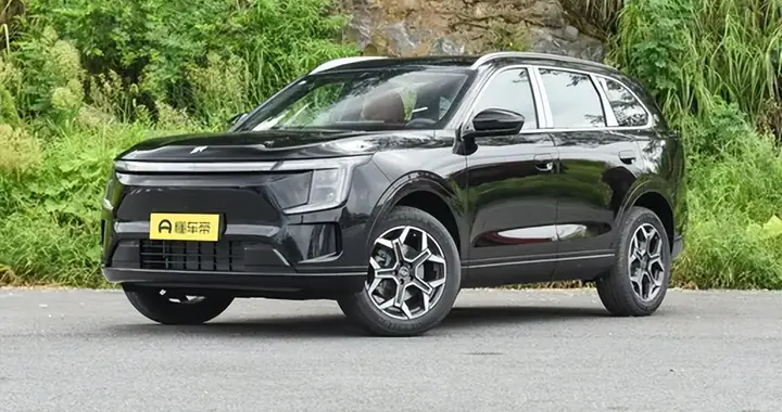 \旅行小房车\？带全家出去玩，这款车心动吗