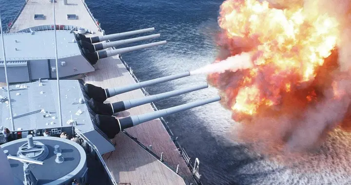 威斯康星号的怒火：挨一炮就九门巨炮齐射教做人