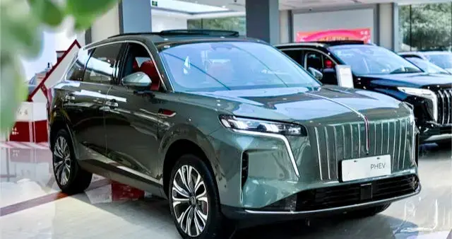 17.58 万起售丨红旗 HS6 PHEV 司南 + 灵犀，家用智能 ...