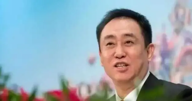 许家印明知会被抓，为什么不提前逃跑？这5大原因让他不敢乱跑！