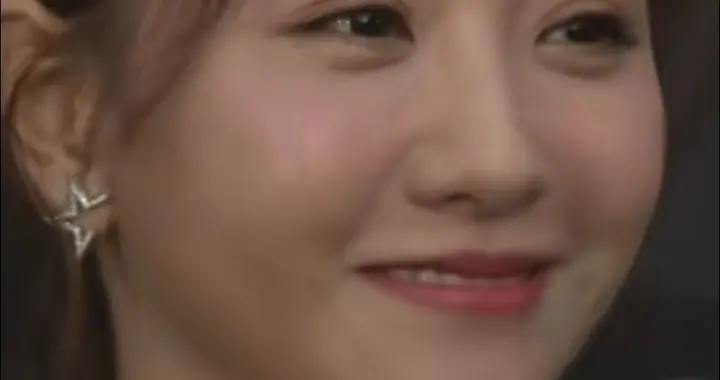 时间忘了她的酒窝？45岁杨蓉这状态，谁看了不酸！