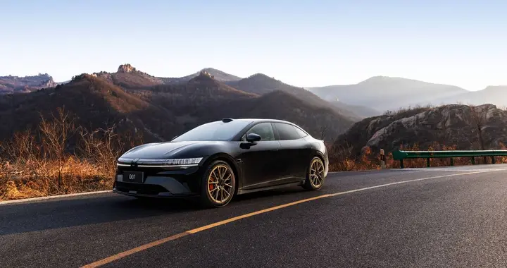 极氪重磅上新：焕新7系正式上市，001五周年纪念版同步限量发售