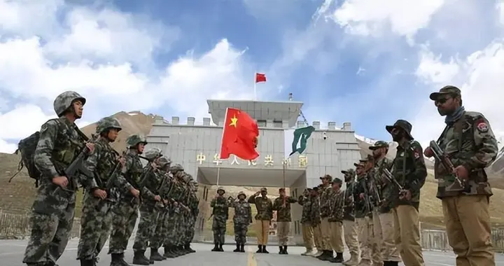 我国最省心的边境线，两国士兵亲如兄弟，没事就互相串门吃饭