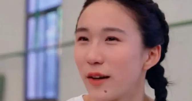 陈妤颉妈妈代管奖金引热议！女儿每月攒 1000 元，网友对比张妈妈
