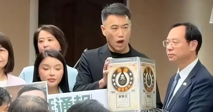 7比5！蓝营甲级动员，赖清德三位大将恐被迫辞职，郑丽文有望躺赢