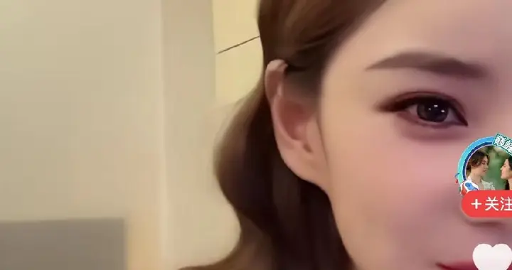 小玥儿夸马筱梅却拒绝卷发，有主见，网友：直发更像大S才最美
