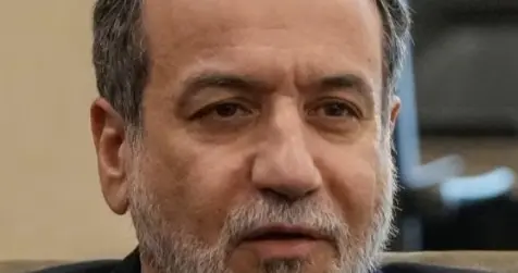 没有完！伊朗外长阿拉基警告：将让美国为击沉伊朗舰艇感到后悔