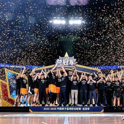 爱上小老弟：上海大鲨鱼时隔24年夺冠，申