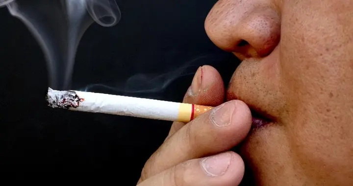 烟瘾再大也要停！医生再次劝告：有这4种疾病的人少碰烟,管住自己