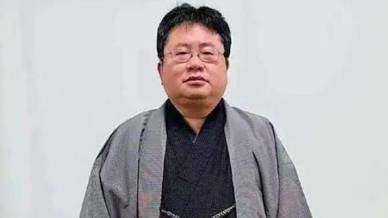 历侠听说：[兔子]高市早苗疯狂反华，背后