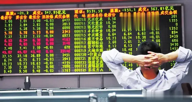 又是熟悉的味道，下午跳水？接下来这个位置决定走势了