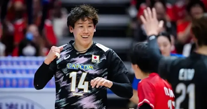 击败日本男排的球队真的来了！加拿大2-0领先日本！