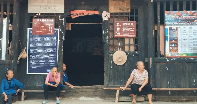 广西乌英苗寨神仙夫妻！相守58年日出同行，看完破防了