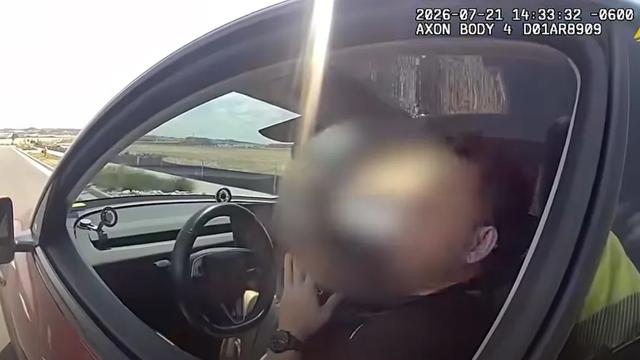 新车迷：科罗拉多警察拦下一辆超速特斯拉