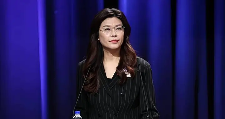 民进党慌了！郑丽文启程在即，想帮捎一句话，还威胁面临5年牢狱