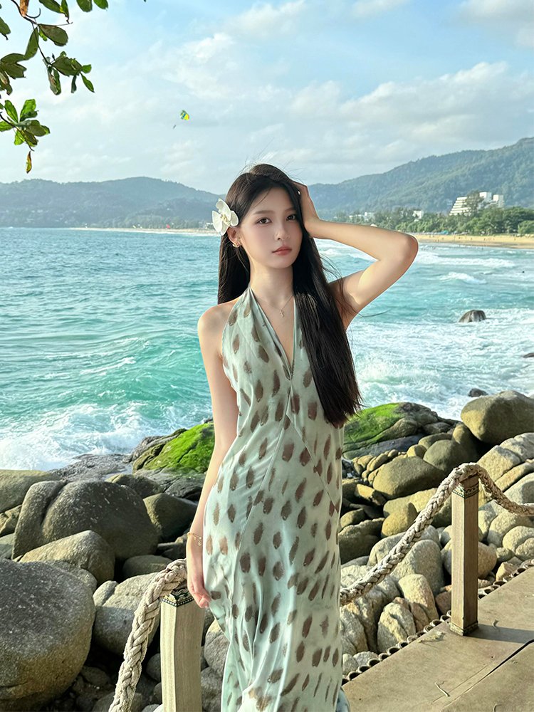 三亚拍照海岛多巴胺沙滩裙
