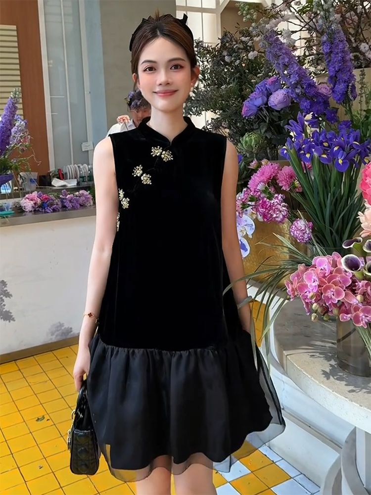 独特漂亮绝美气质高级感连衣裙女2025年夏季新款今年流行爆款裙子