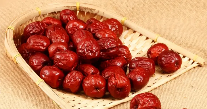 您还在靠红枣补血吗？别无知了，其实这种食物才最补血