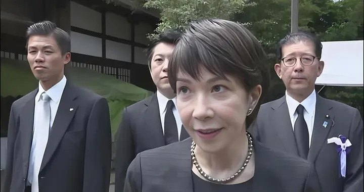 官方拜鬼还不够？高市早苗转身废国会卖军舰，这是要重走死路？