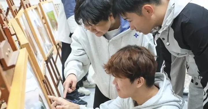 美育塑造灵魂，让摄影成为大学5分钟思政课堂上的美育日常