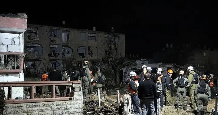 突发！多发导弹直扑迪莫纳，以色列的“核命门”松动了