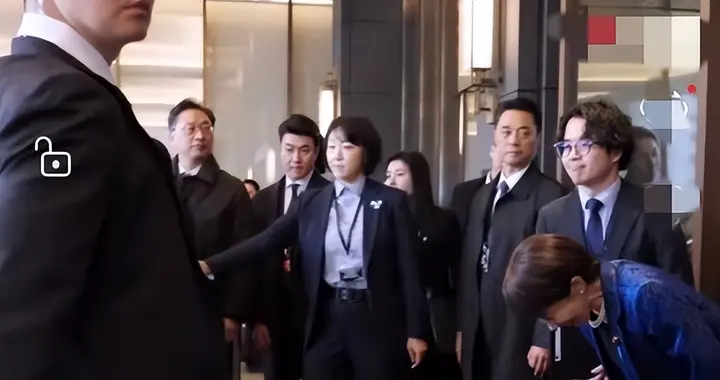 李在明抵奈良，高市早苗门口迎接，冷落金惠景38秒，她丈夫没露面