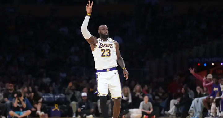 41岁还能拿周最佳！头号詹黑公开怒喷，詹姆斯简直是在打NBA的脸