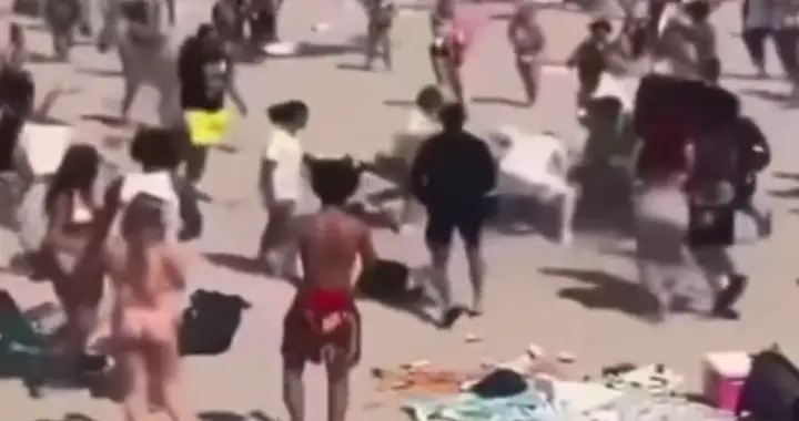 美国罗德岛两地海滩“高年级逃课日”发生青少年骚乱