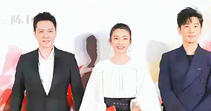 黄晓明的身高又暴露了。