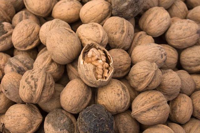 两个治白发的方子，一个补阴，一个补阳