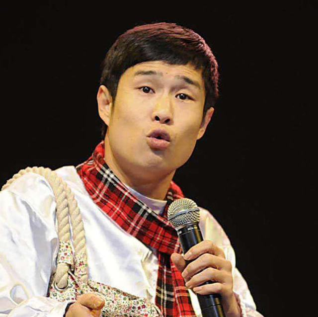 成于赵本山，败于太狂妄！下跪翻车的小沈阳，走到今天怪不了别人