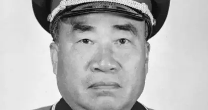 毛主席一生没拿过枪、没打过仗，为什么能统帅群雄？