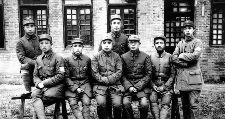 我军仅两位第五纵队司令员， 一位是开国大将，一位是开国中将