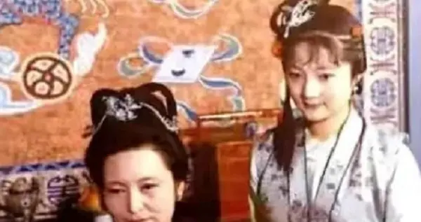 宝玉让袭人拿钱给晴雯，为什么当初不给金钏儿家人送点钱去？