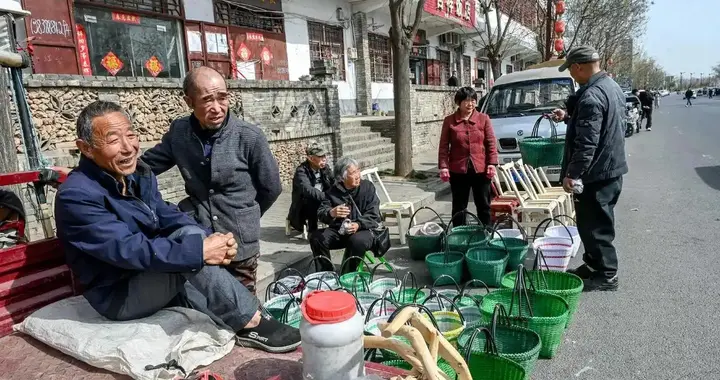 一个扎心的真相：县城经济体系下的“有钱人”，翻来覆去只有三种